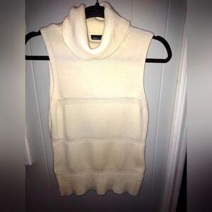 🍄 Moda International Sleeveless Turtleneck Sweater